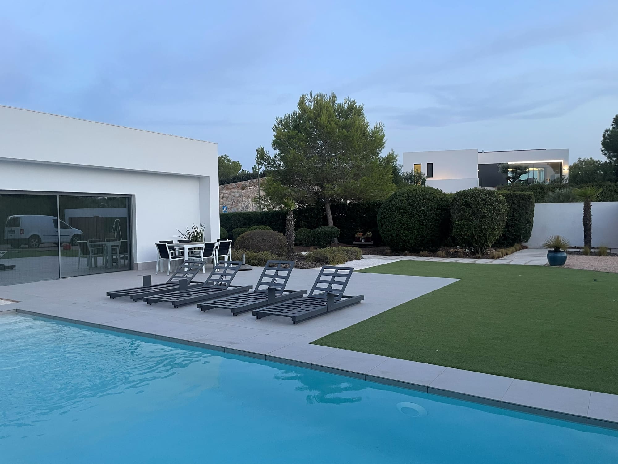 Luxury villa with pool, terrace and manicured garden on the Costa Blanca